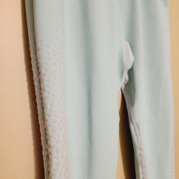 Fabletics | Women's Polka Dot Print Seamless Leggings (Size 8) - Picture 8 of 13